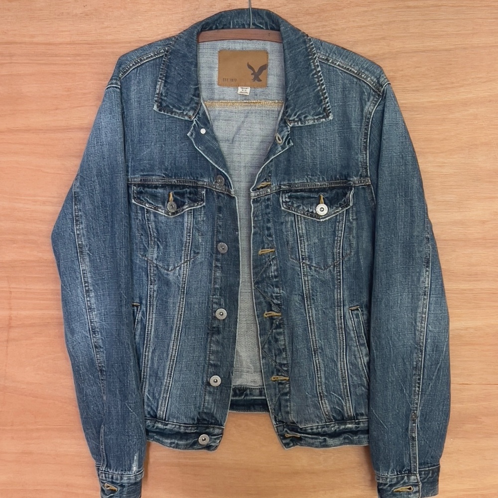 American Eagle Outfitters denim jean jacket size M medium blue stone wash